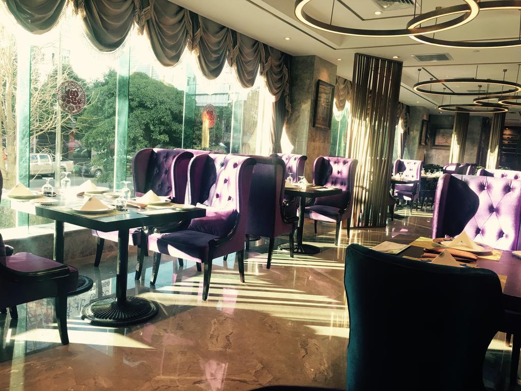 Dynasty International Hotel Кунмин Екстериор снимка