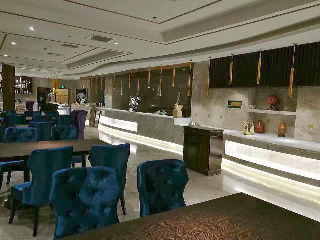 Dynasty International Hotel Кунмин Екстериор снимка