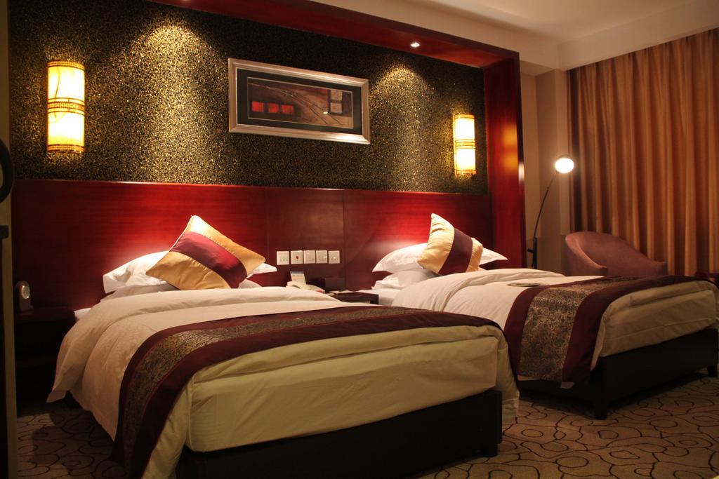 Dynasty International Hotel Кунмин Екстериор снимка