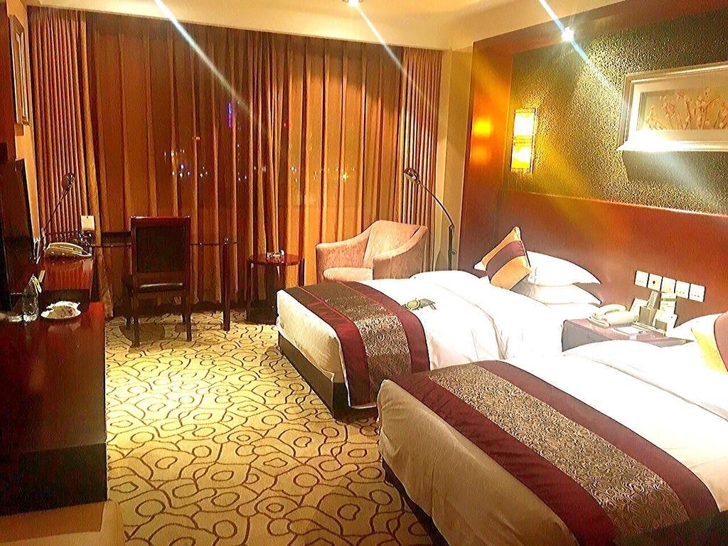 Dynasty International Hotel Кунмин Екстериор снимка